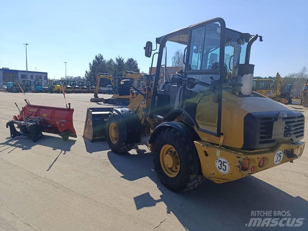 CAT 907 H 2 Rataslaadurid