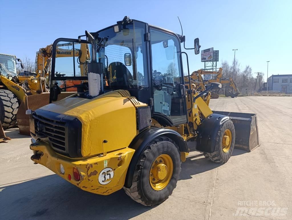 CAT 907 H 2 Rataslaadurid