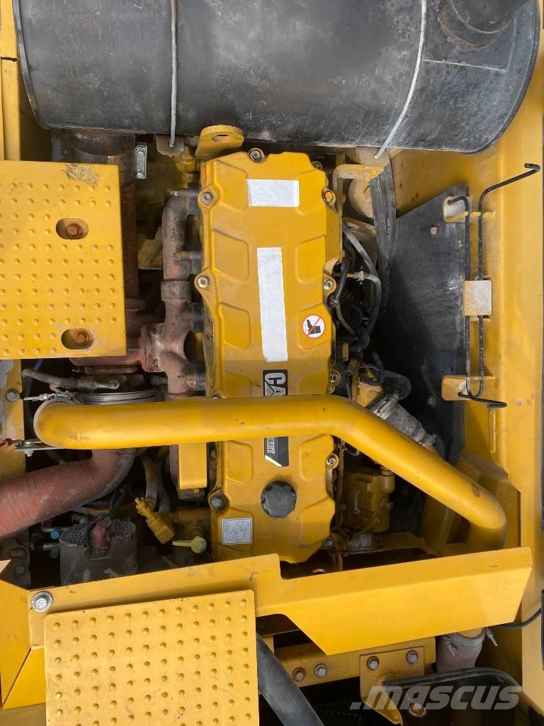 CAT 336 Roomikekskavaatorid