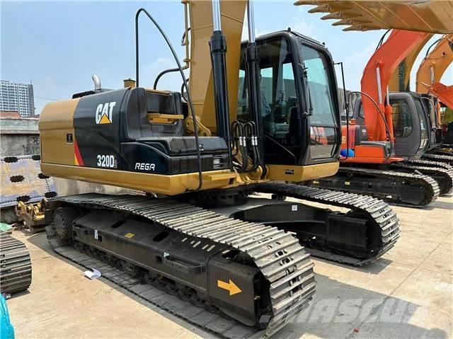 CAT 320 D Roomikekskavaatorid