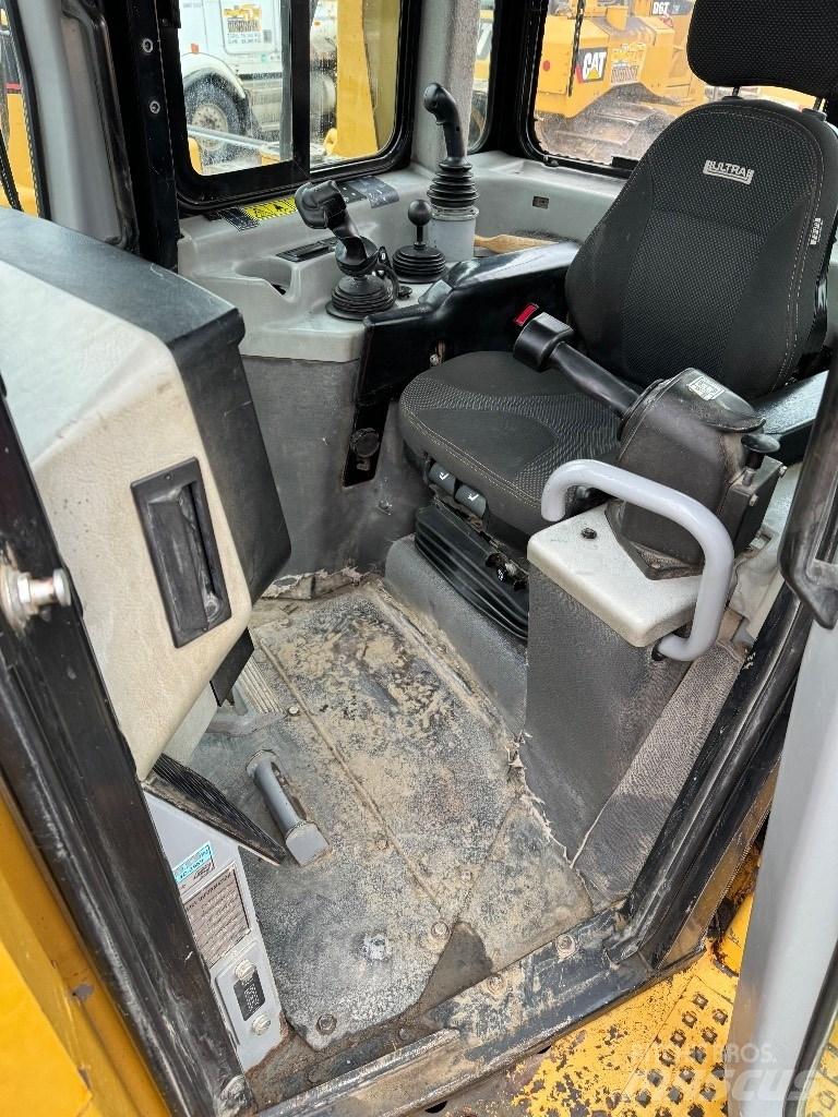 CAT D 6 T XW Buldooserid