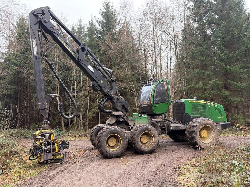 John Deere 1270 E Harvesterid