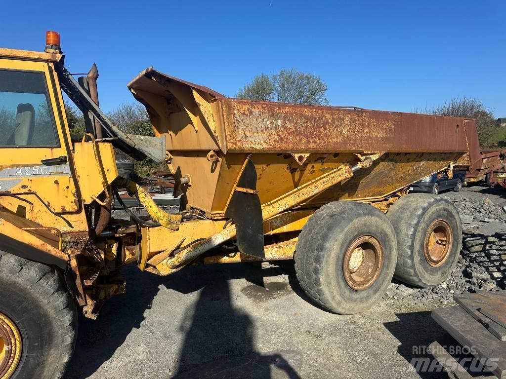 Volvo A 25 C Liigendraamiga pinnaseveokid