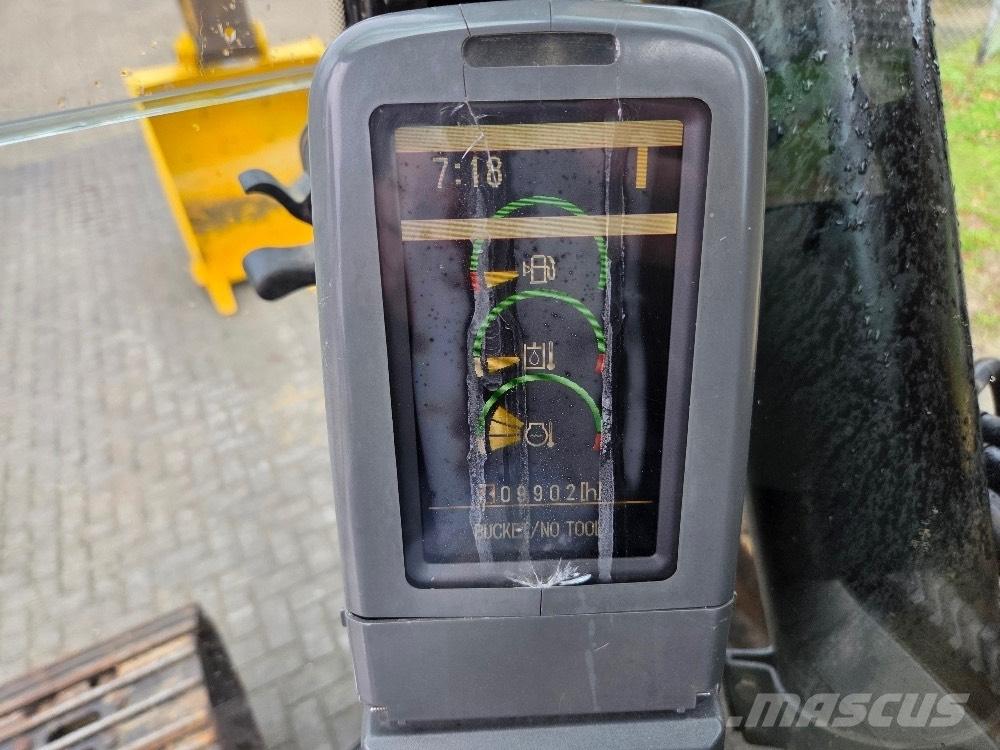 CAT 323DL Roomikekskavaatorid