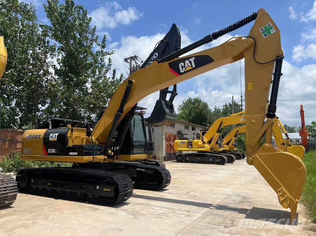 CAT cat323d Väikeekskavaatorid 7t-12t