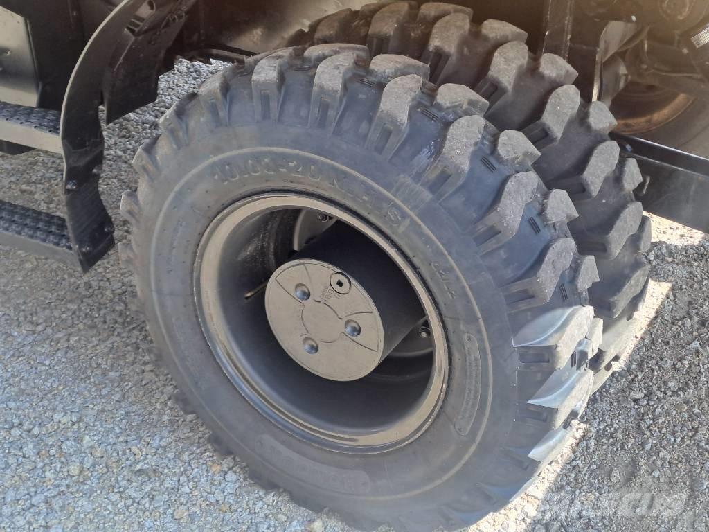 CAT M318F Ratasekskavaatorid