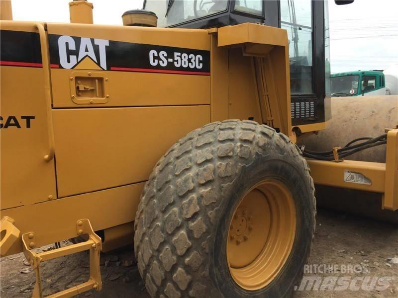 CAT CS 583 C Ühe trumliga rullid