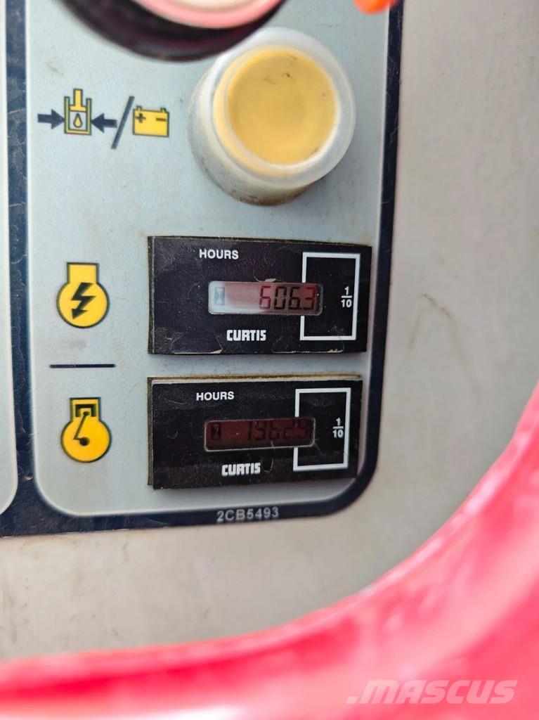 Dino 220 XTC 2 Iseliikuvad poomtõstukid