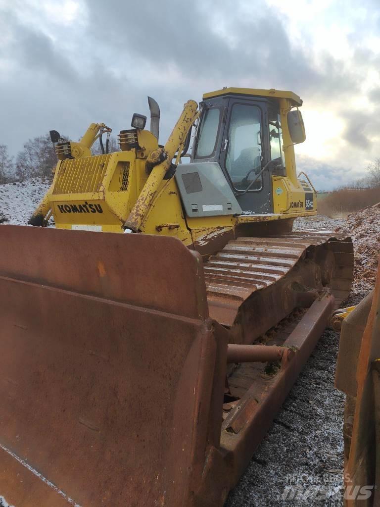 Komatsu D 65 PX-12 Buldooserid