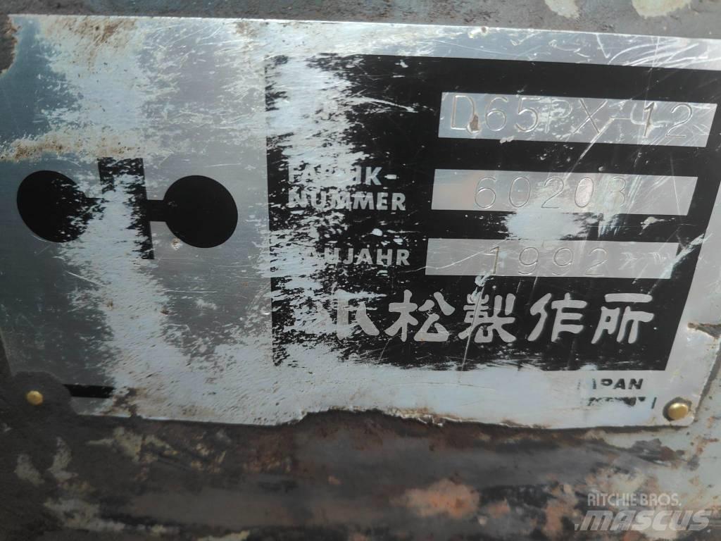 Komatsu D 65 PX-12 Buldooserid
