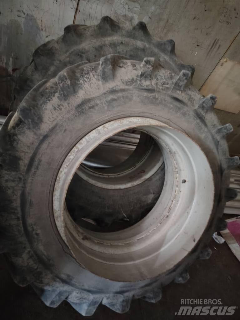 Raju 18.4R38 Rehvid, rattad ja veljed