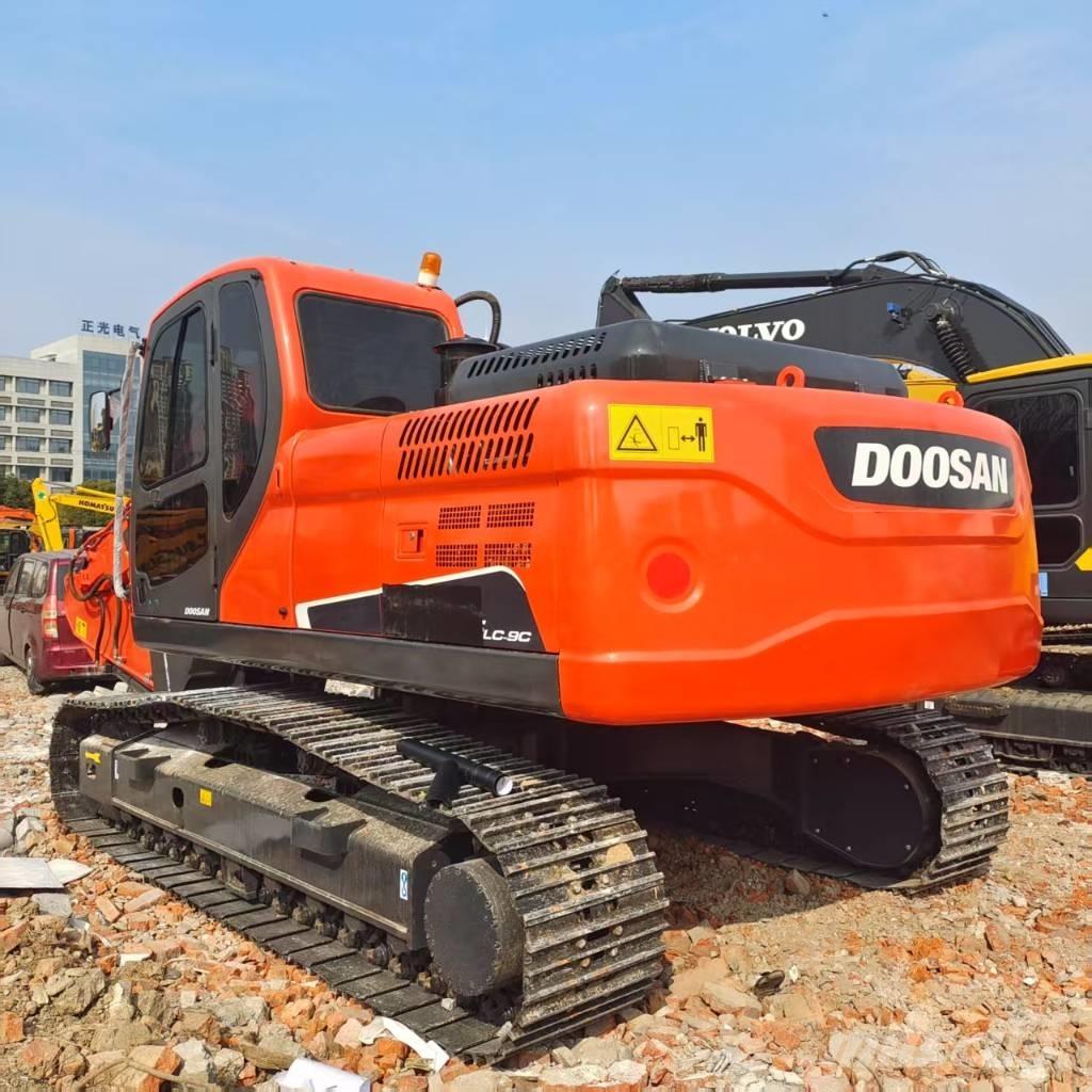 Doosan DX225LC-9C Roomikekskavaatorid