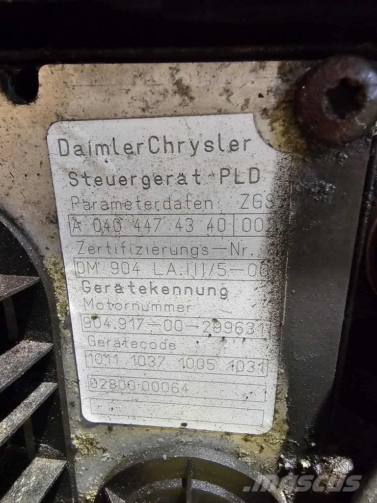 Mercedes-Benz LA904 Mootorid