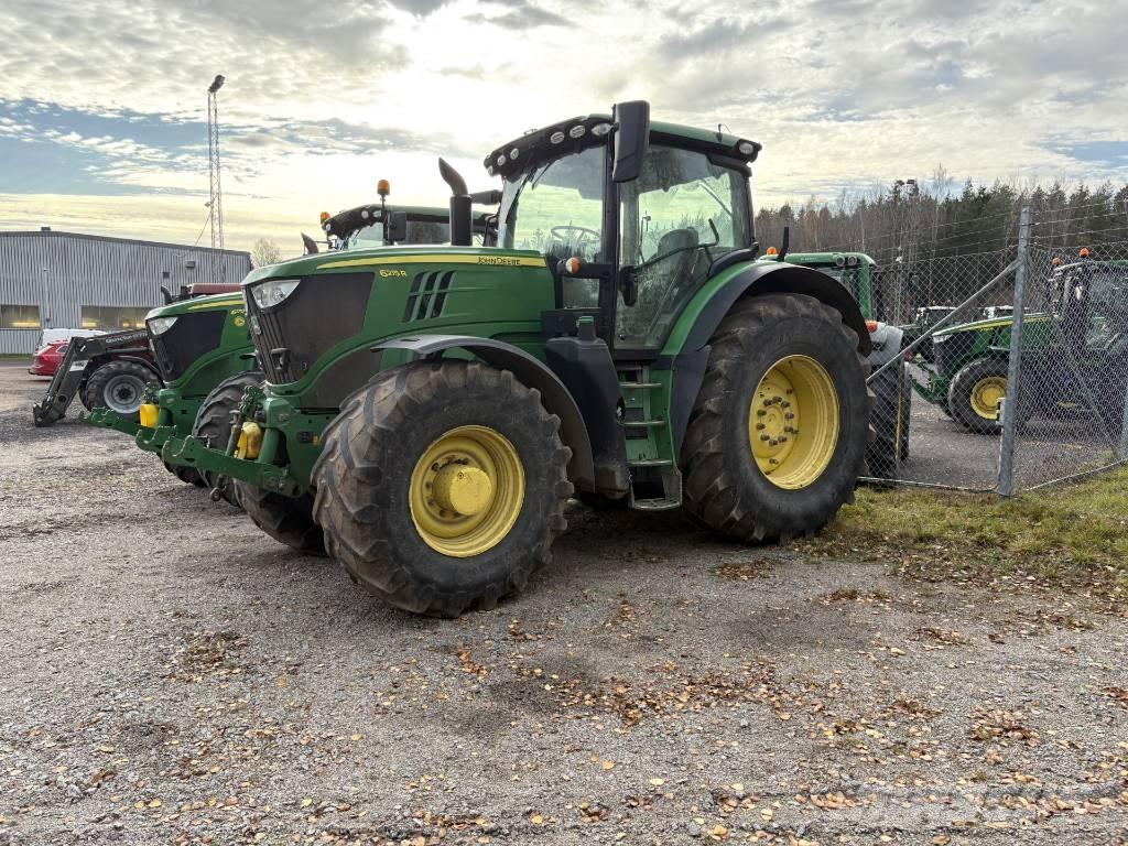 John Deere 6215 R Traktorid