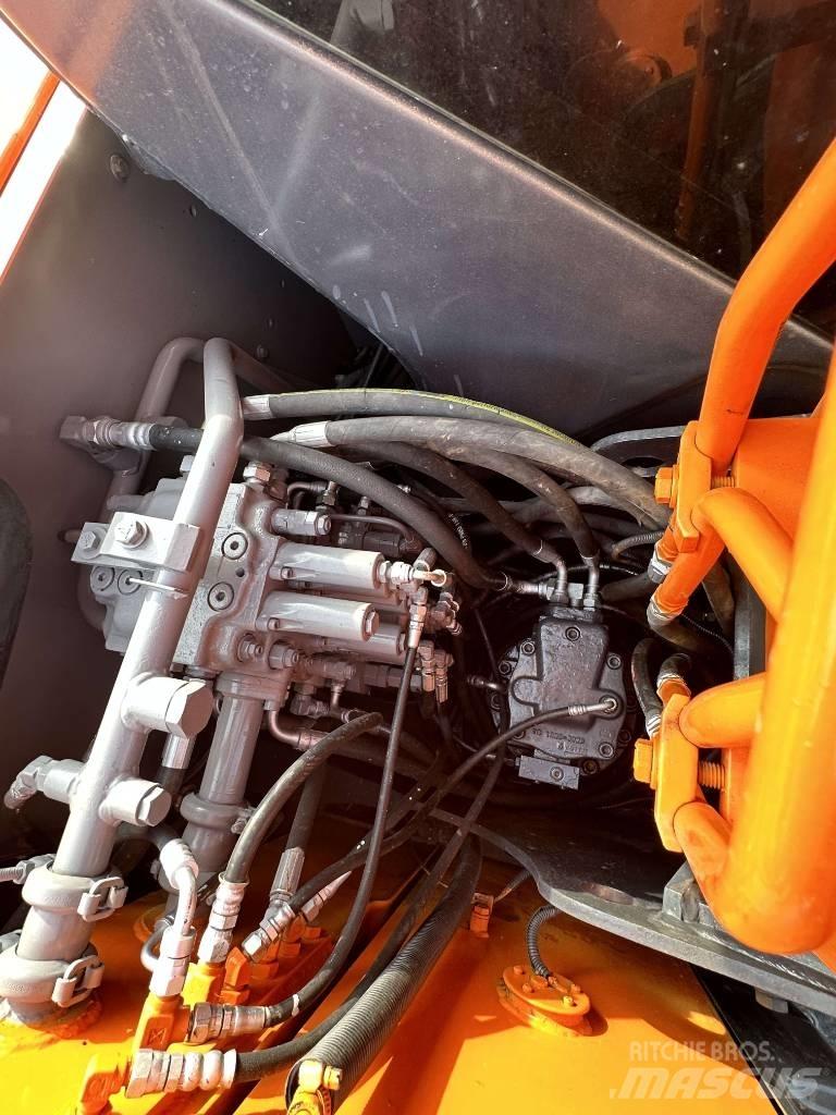 Hitachi ZX 70 Roomikekskavaatorid