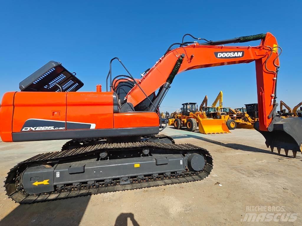 Doosan DX 225 LC Roomikekskavaatorid