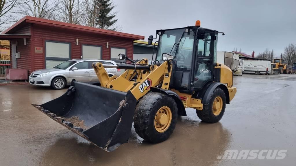 CAT 906 M Rataslaadurid