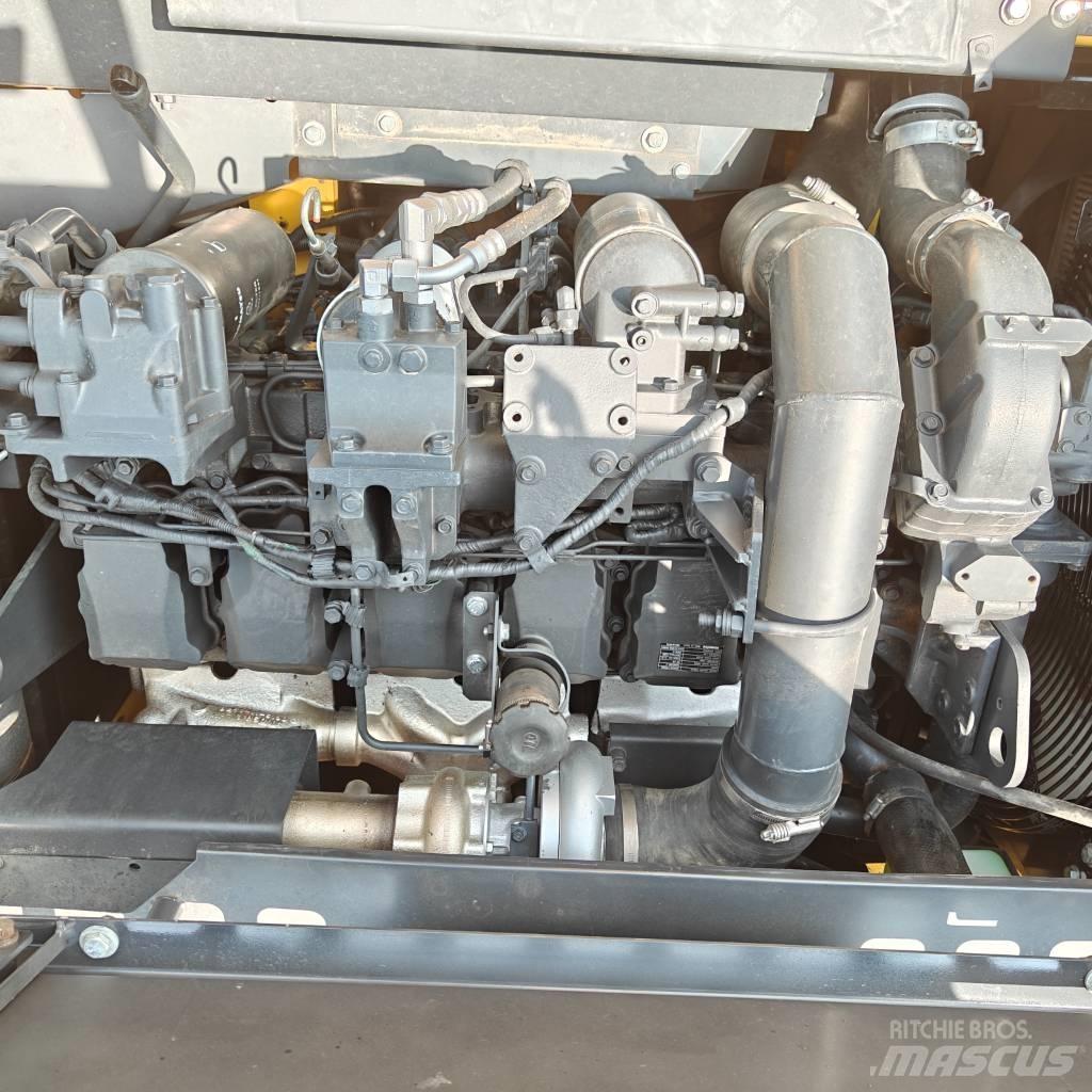 Komatsu 400-8 Roomikekskavaatorid
