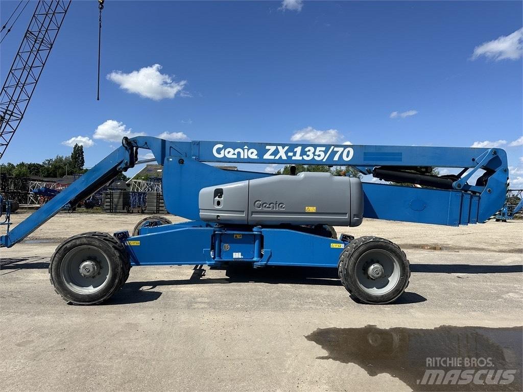 Genie ZX 135/70 Iseliikuvad poomtõstukid
