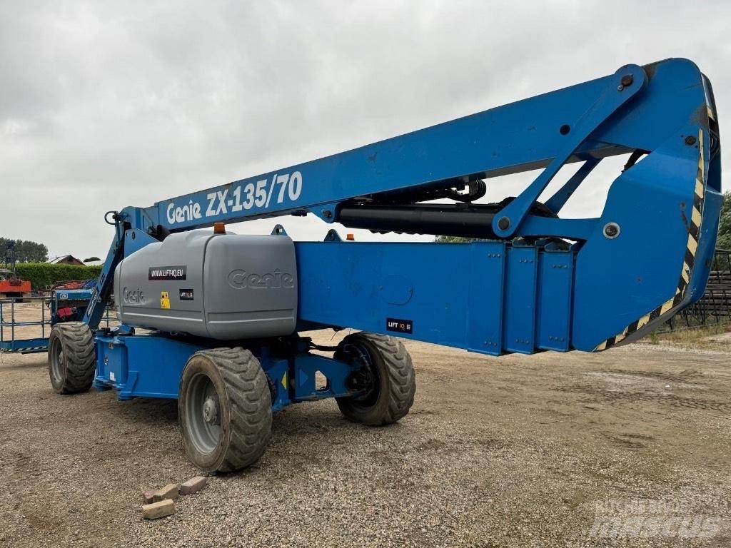 Genie ZX 135/70 Iseliikuvad poomtõstukid