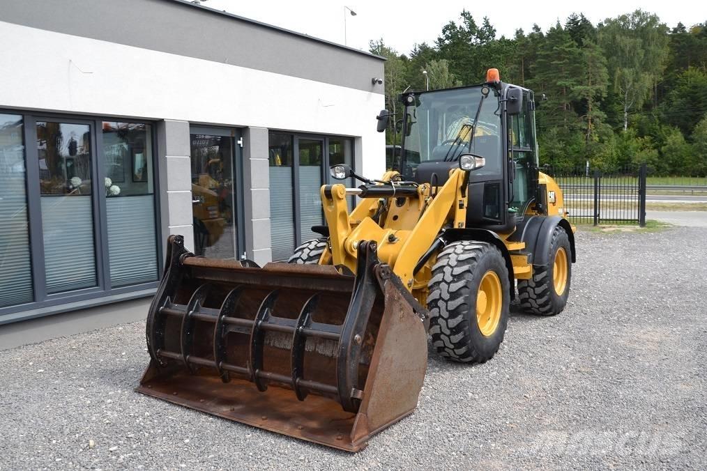 CAT 908 M Rataslaadurid