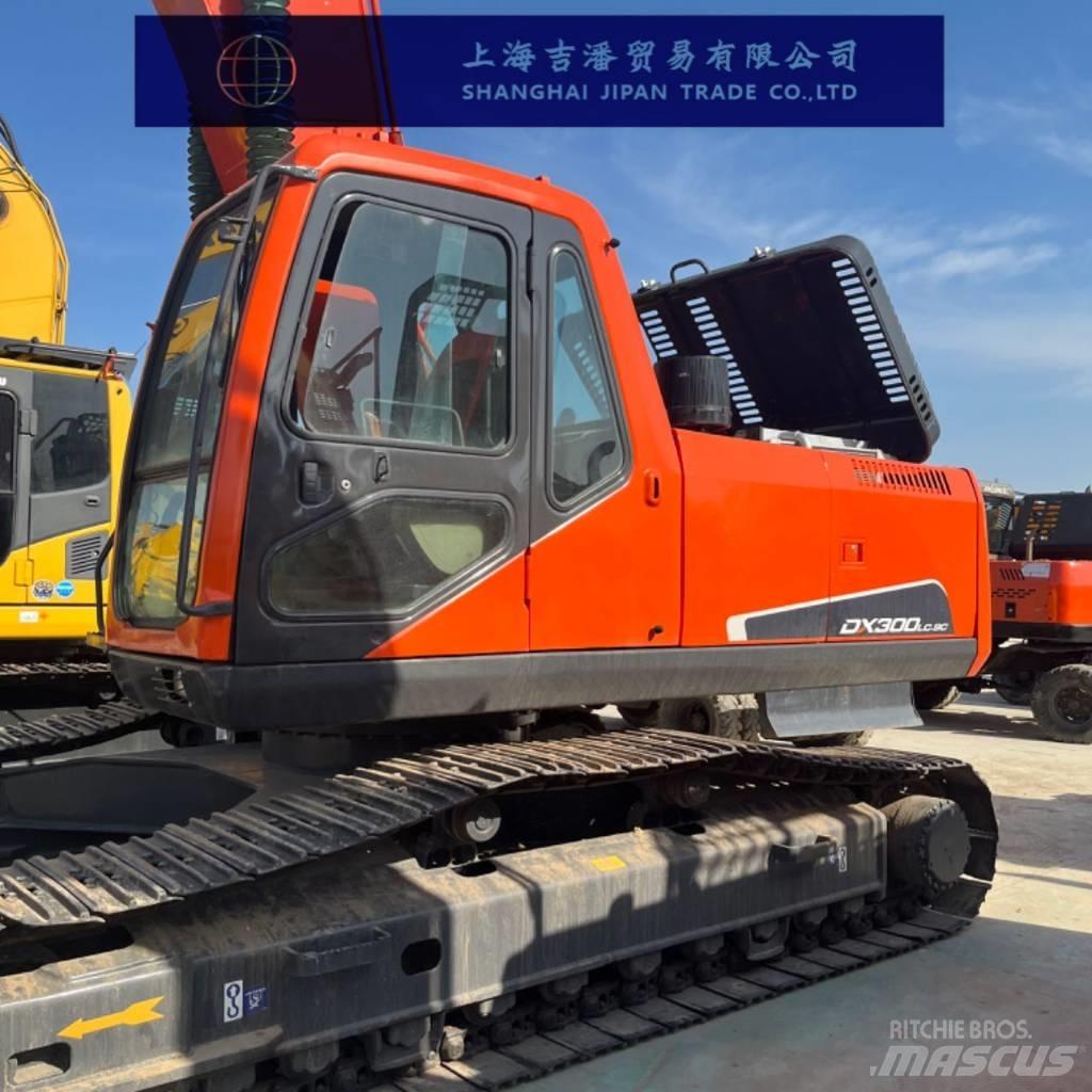 Doosan DX 300 Roomikekskavaatorid
