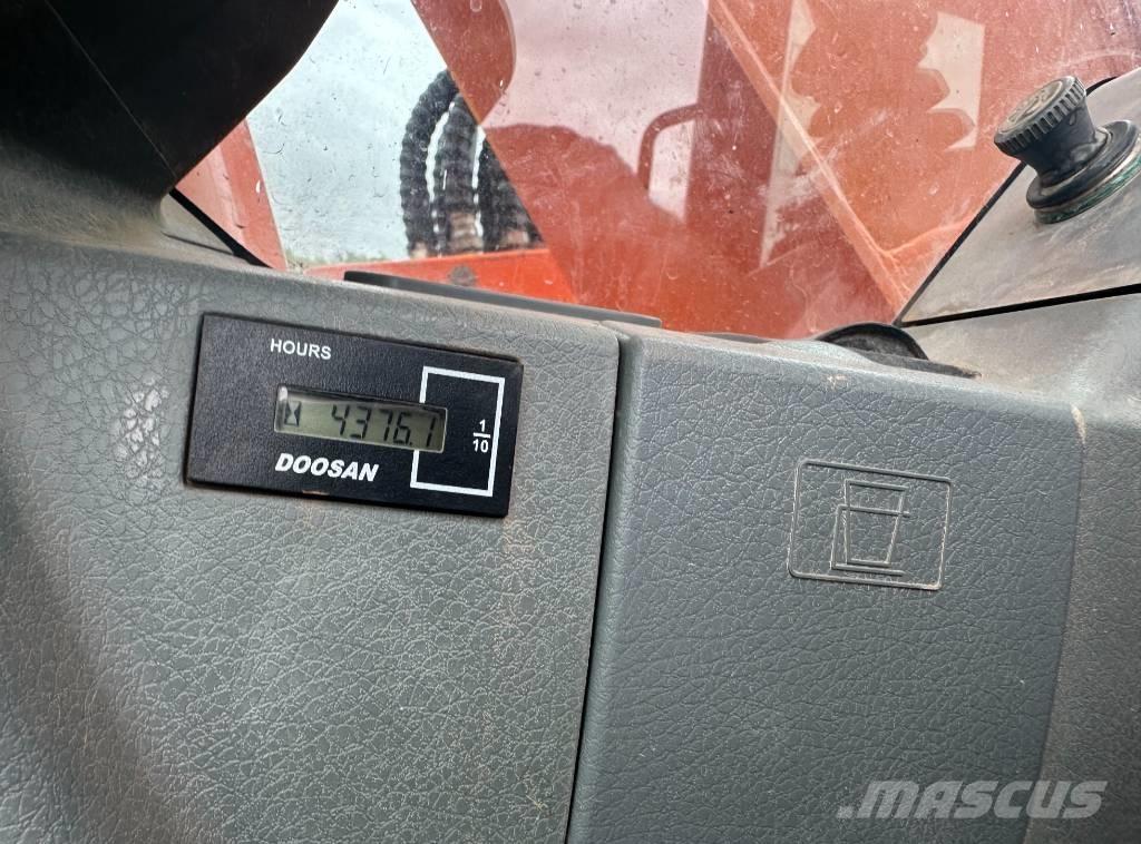 Doosan DX 140 LCR-3 Roomikekskavaatorid
