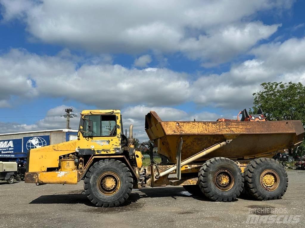 CAT D 300 E Liigendraamiga pinnaseveokid