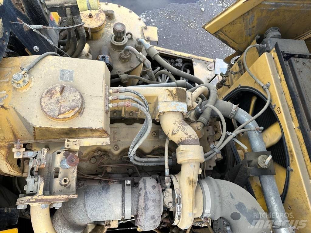 CAT D 300 E Liigendraamiga pinnaseveokid