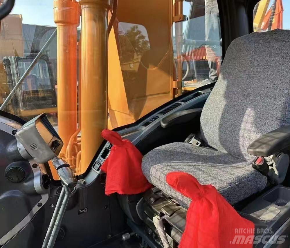 Hyundai 220-9 Roomikekskavaatorid