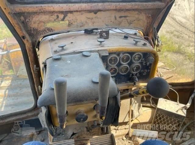 CAT D 7 G Buldooserid