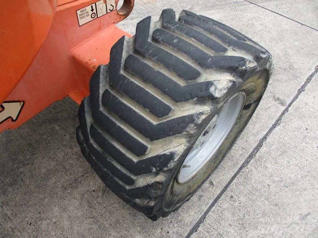 JLG 450 AJ (040) Iseliikuvad poomtõstukid