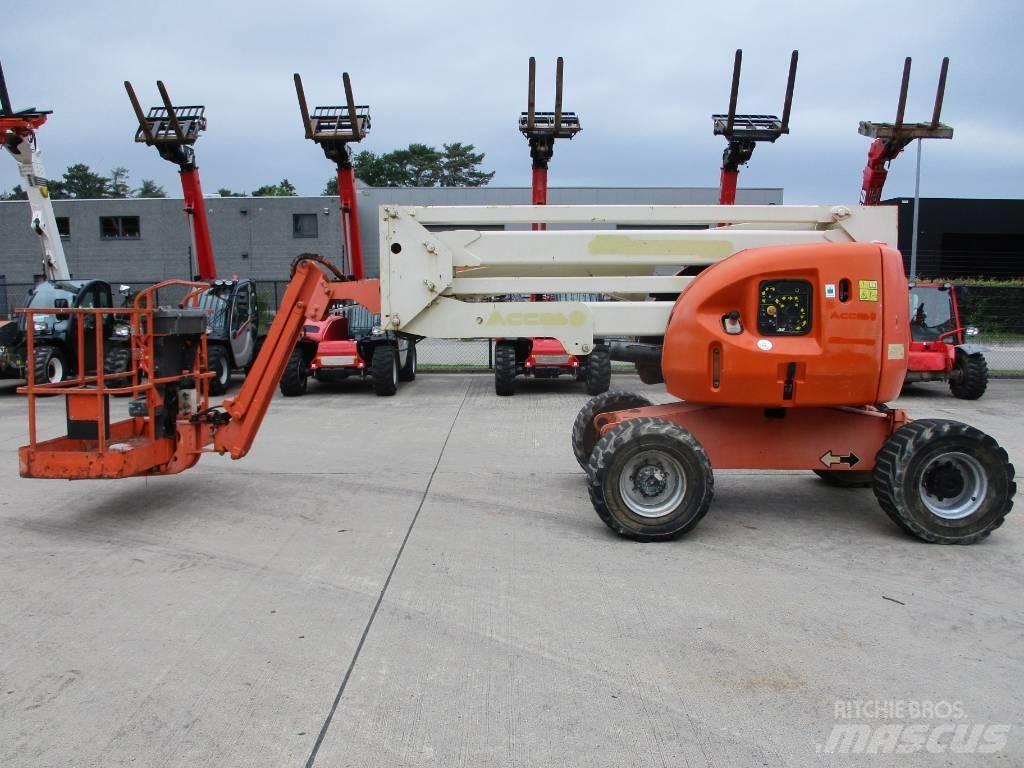 JLG 450 AJ (040) Iseliikuvad poomtõstukid
