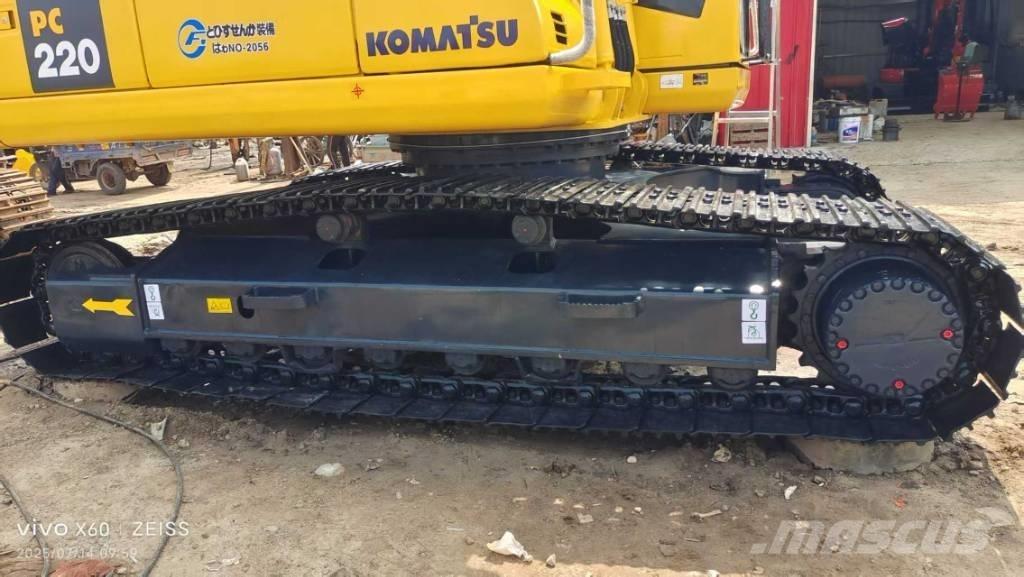 Komatsu 220 Roomikekskavaatorid