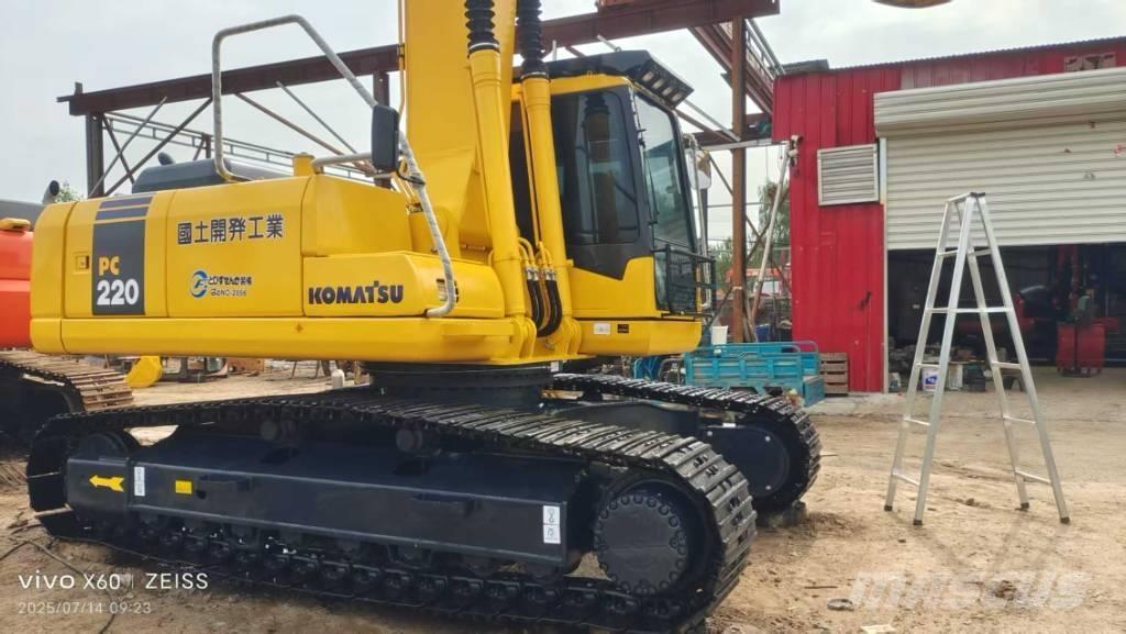 Komatsu 220 Roomikekskavaatorid