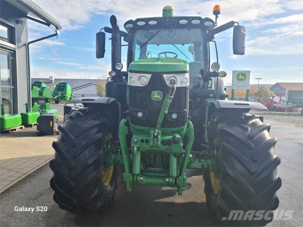 John Deere 6215R Traktorid