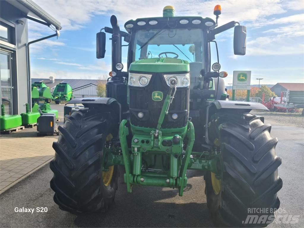 John Deere 6215R Traktorid