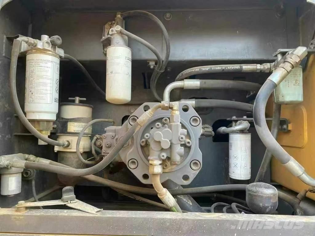 Volvo EC 350DL Roomikekskavaatorid