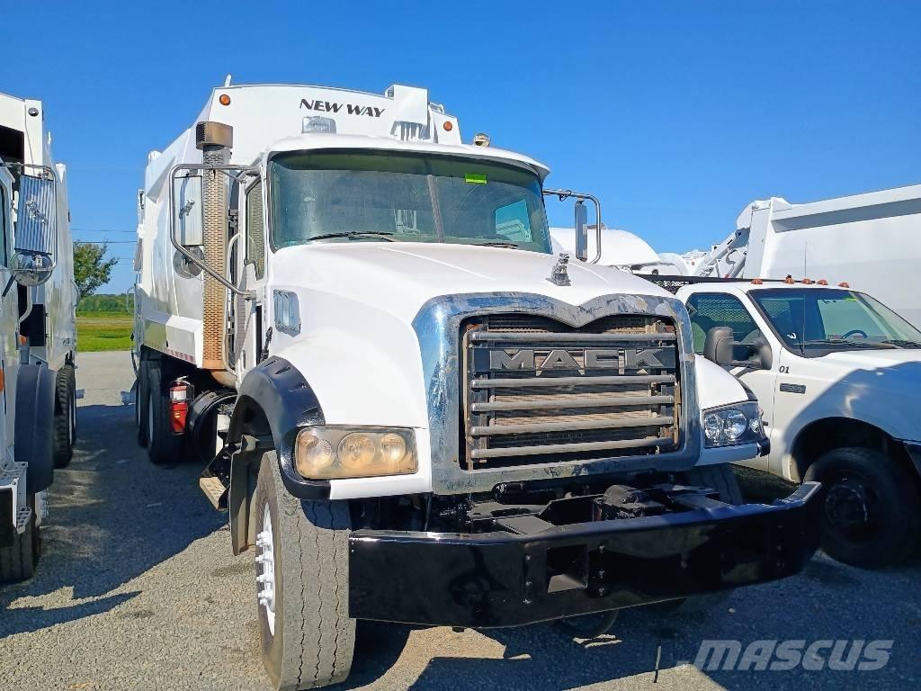 Mack GU 713 Prügiautod