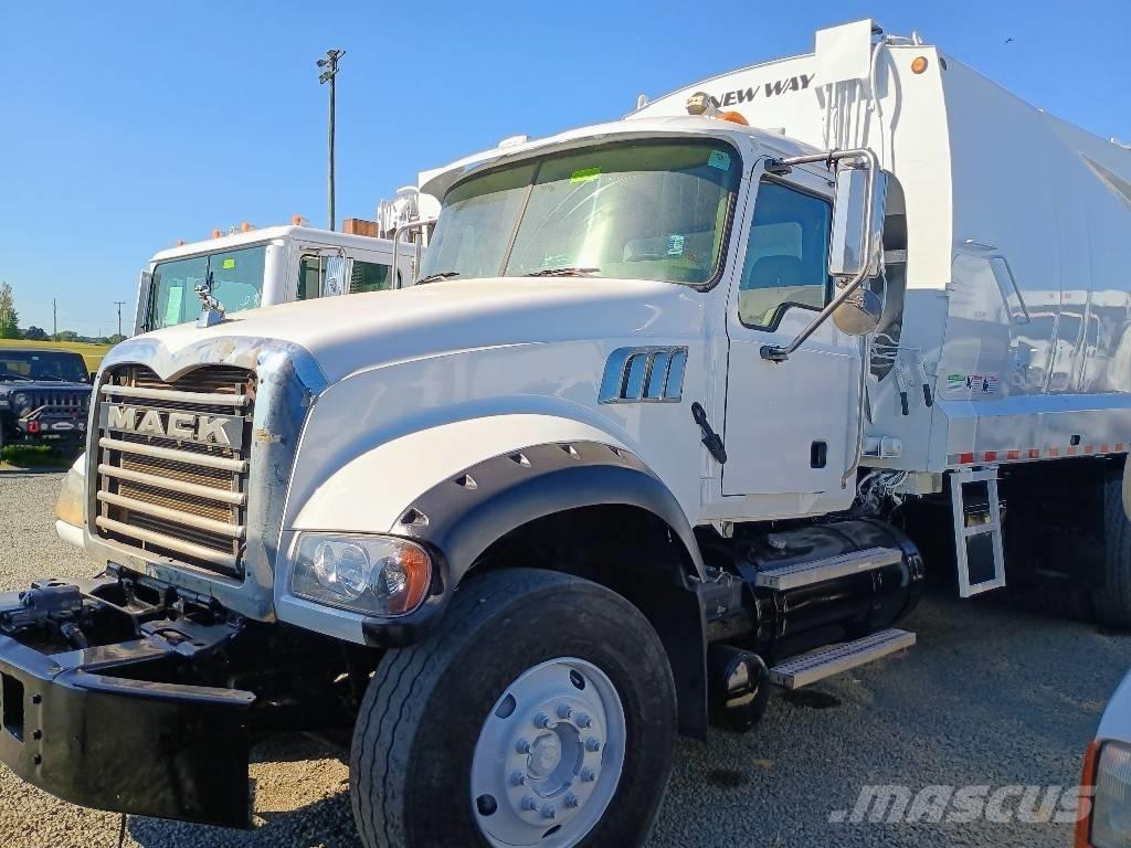 Mack GU 713 Prügiautod