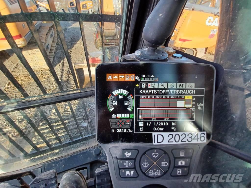 CASE CX 370 D Roomikekskavaatorid