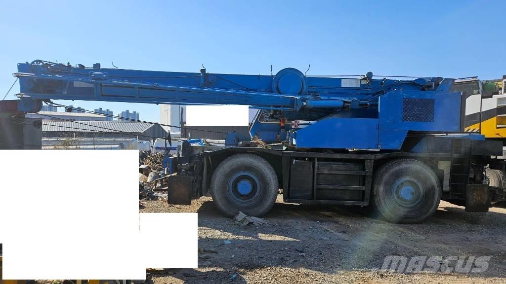 Kato SR250 Raske maastiku tõstukid