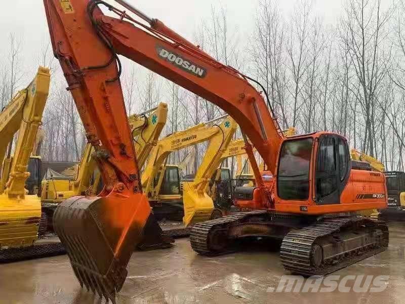Doosan DX300LC Roomikekskavaatorid