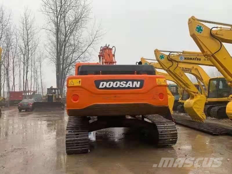 Doosan DX300LC Roomikekskavaatorid