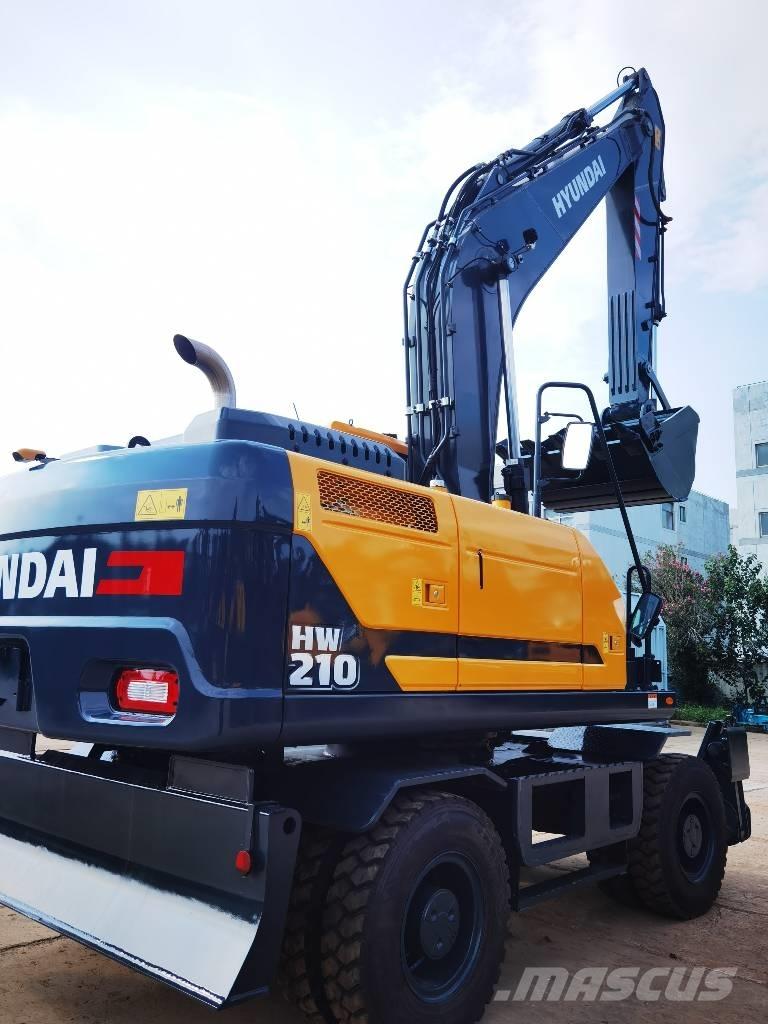 Hyundai 210W-9 Ratasekskavaatorid