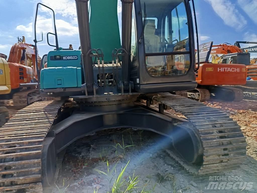Kobelco SK210 Roomikekskavaatorid