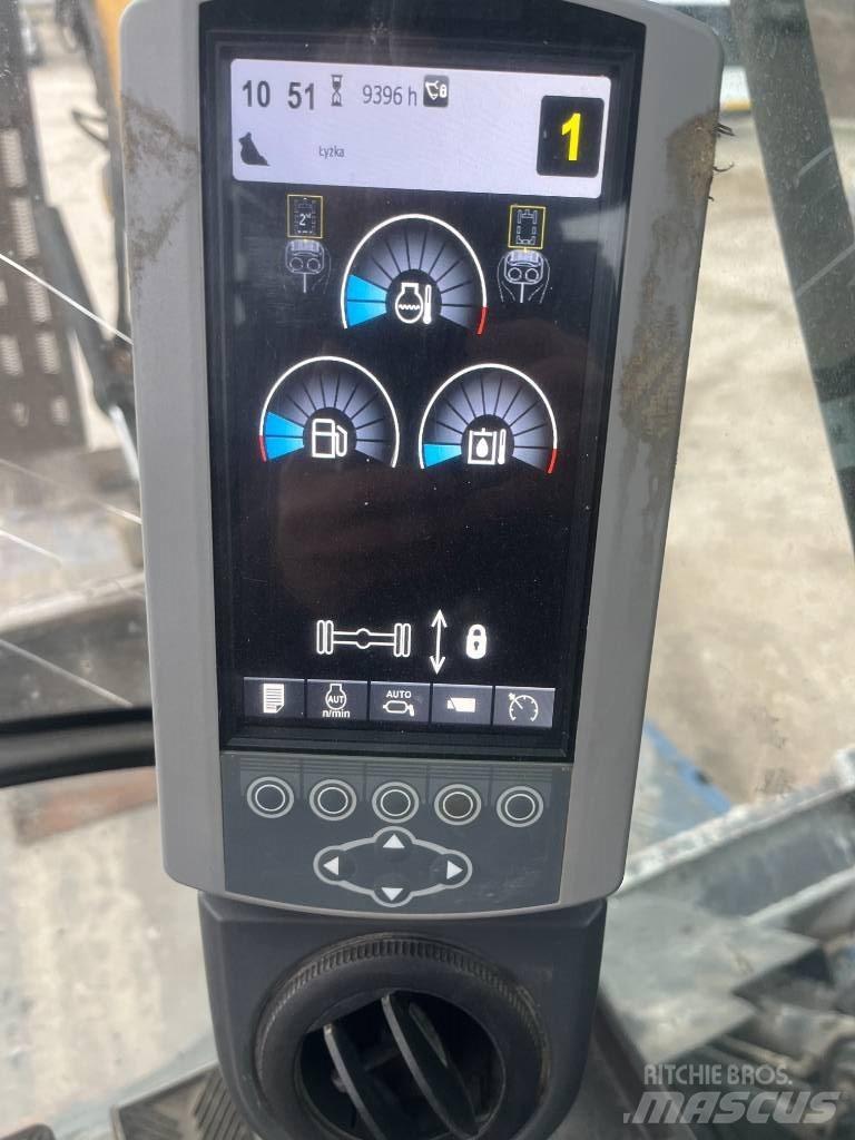 CAT 313 D Ratasekskavaatorid