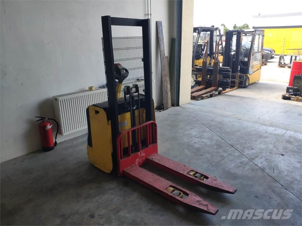 Hyster S1.0E Järelkäidavad virnastajad