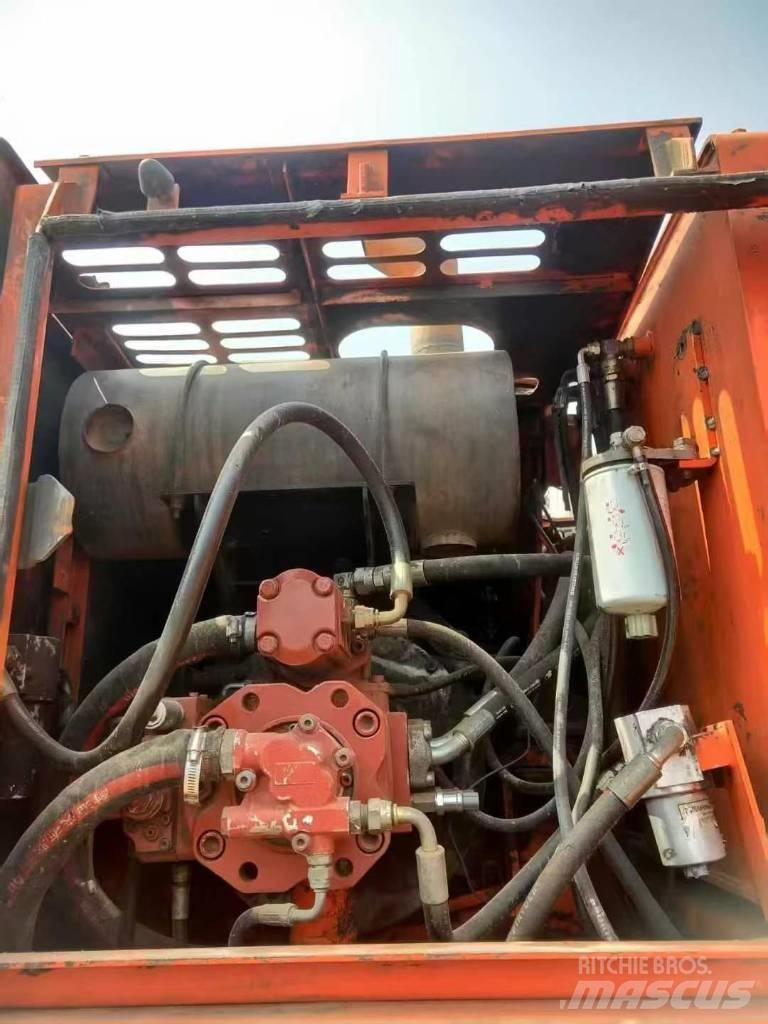 Doosan DH 150 W-7 Ratasekskavaatorid