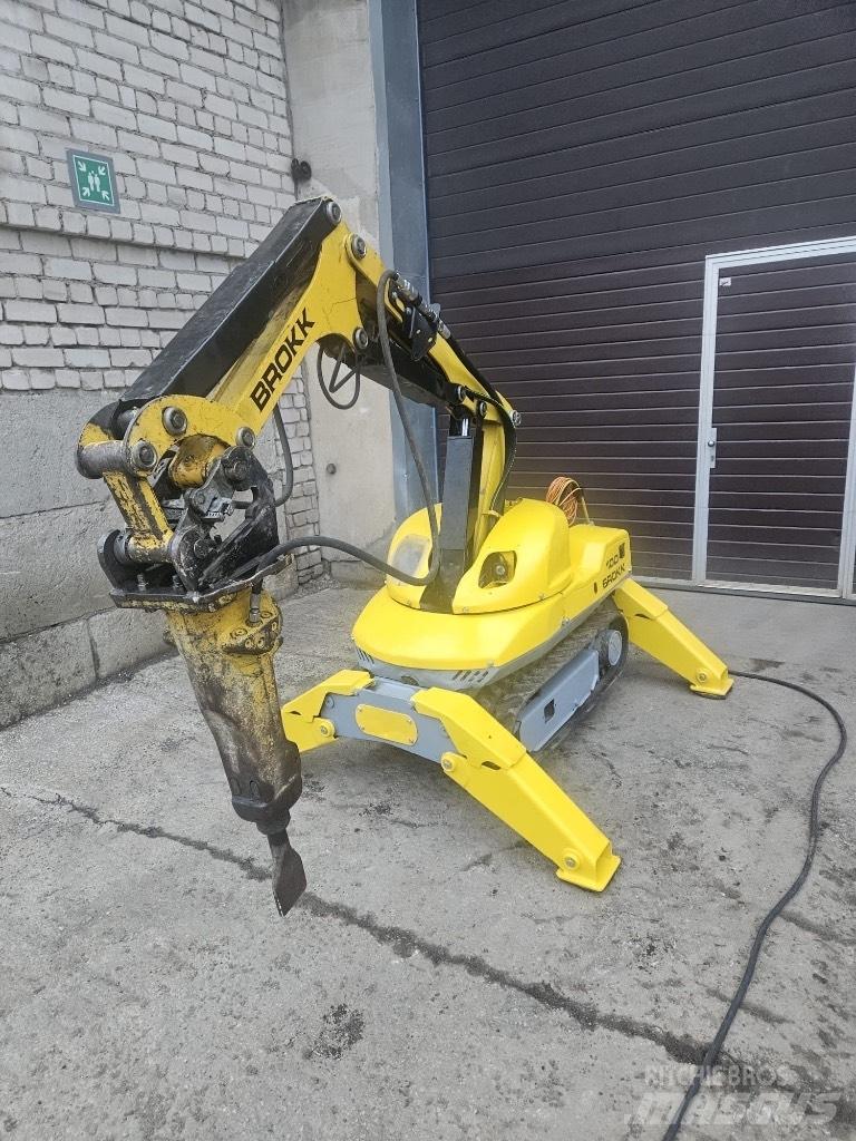 Brokk 100 Lammutusekskavaatorid